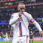 Lacazette marca e Lyon empata com o Nantes pelo Francês 