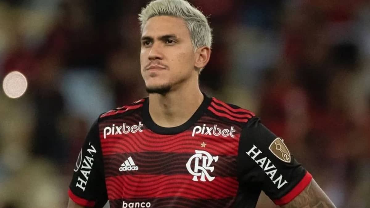 Pedro, do Flamengo, pode pedir rescisão contratual após ser agredido