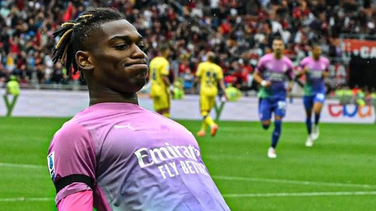 Com gol de Rafael Leão, Milan bate Verona e se reabilita no Italiano