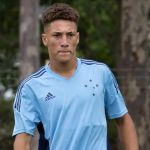 Cruzeiro: Atacante Robert sofre trauma no ombro, mas deve continuar na disputa da Copa São Paulo