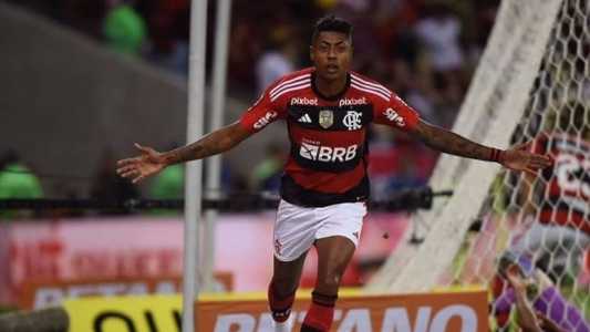 Atacante trata de renovação com Flamengo e quer definir situação ainda em 2023