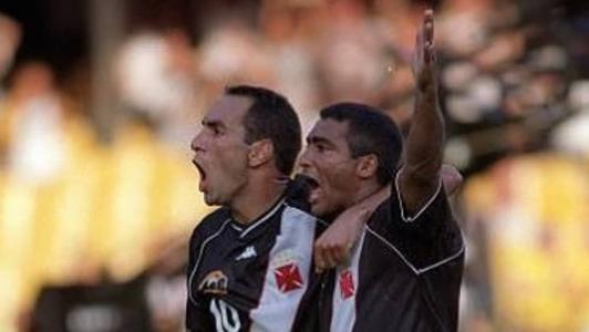Atacantes atuaram juntos pelo Vasco em 2000