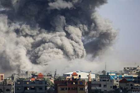 Ataque israelense em Rafah, mesmo após acordo de cessar-fogo, no início de 2026 • SAID KHATIB / AFP