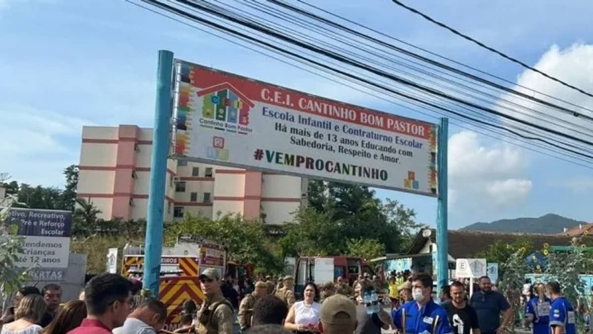 Homem invade creche e mata quatro crianças em Blumenau