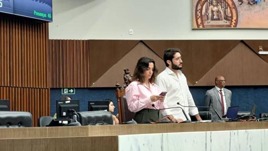 Até aqui, sessão é conduzida por Gabriel Azevedo (de branco)