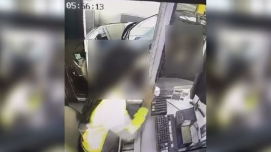 Atendente de pedágio notou comportamento estranho de homem e falta de reação de mulher