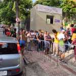 Vendedores ambulantes fazem fila para cadastro no carnaval de Belo Horizonte; prazo termina no sábado (4)
