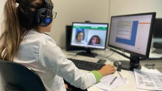 Atendimentos online são oferecidos de segunda à sábado
