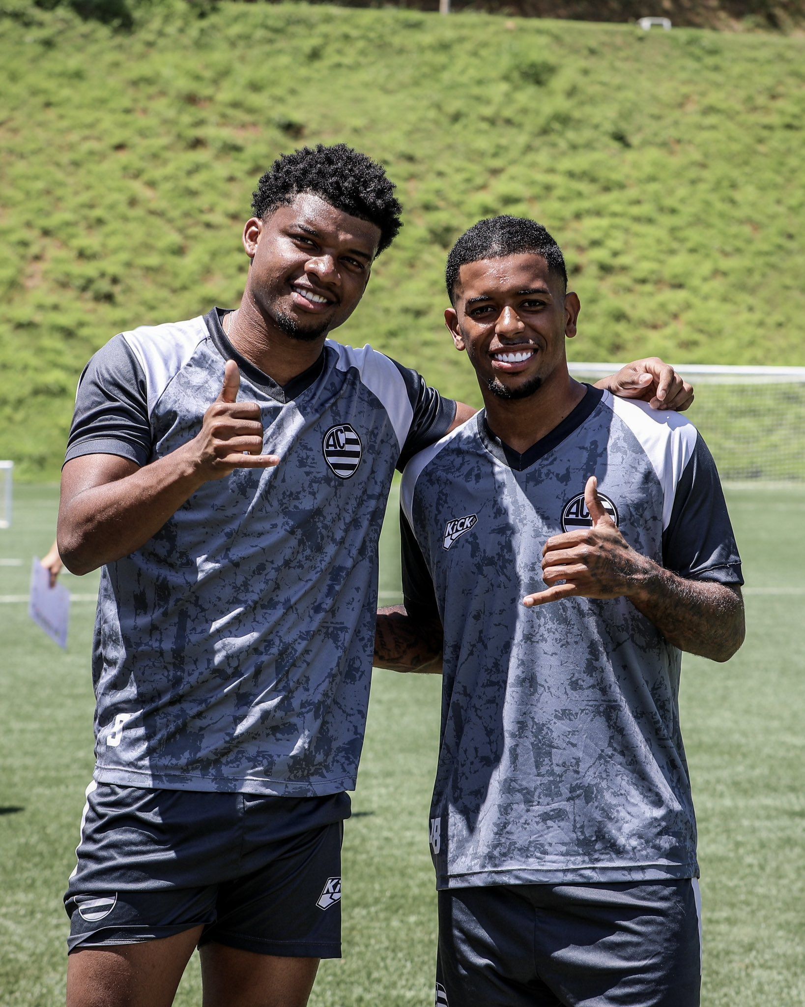 'Lei do ex'? Athletic relaciona mais dois ex-Cruzeiro para jogo em Brasília