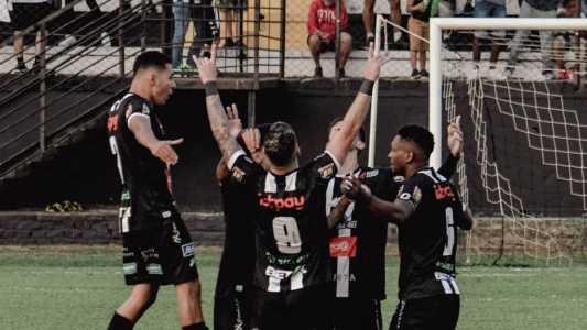 Athletic venceu Camboriú por 2 a 0 e avançou às quartas de final da Série D