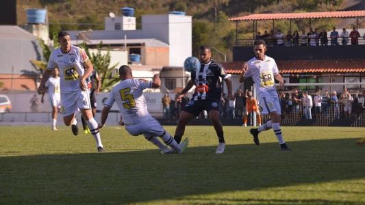 Athletic venceu e tomou liderança da Portuguesa-RJ