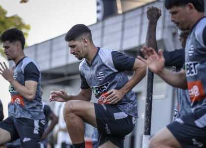 Jogadores do Athletic em treino para duelo com Paysandu na Série B de 2025