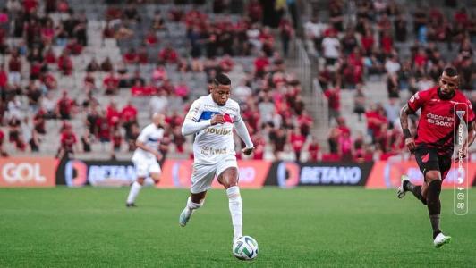 Athletico e Fortaleza se enfrentaram na Ligga Arena, nesta quarta, pelo Brasileiro