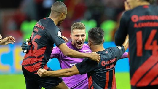Athletico em vitória no Beira-Rio