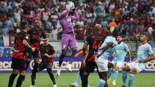 Athletico-PR somou apenas 17 pontos em 17 jogos fora de casa no Brasileirão