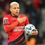 Athletico trava saída antecipada de Vitor Roque para o Barcelona