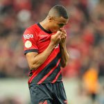 Bahia fica próximo de adquirir meia do Athletico-PR; saiba detalhes