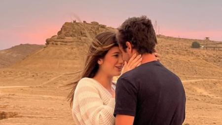 Tatiana Cukierkorn e Ronny Kriwat durante pedido de casamento