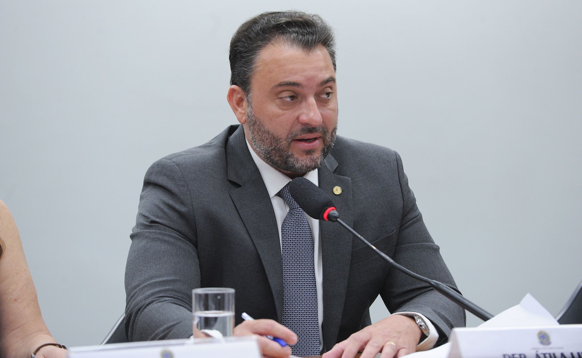 Com acordo firmado, compras de até US$ 50 poderão ser taxadas; projeto vai à votação na Câmara