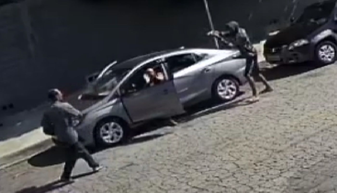 Motociclista baleado por ladrão na Grande BH levava amigo para feirão de empregos