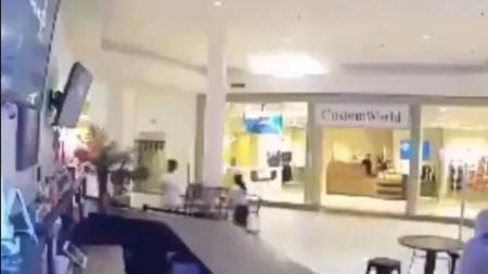Atirador abre fogo em shopping no Texas, nos Estados Unidos