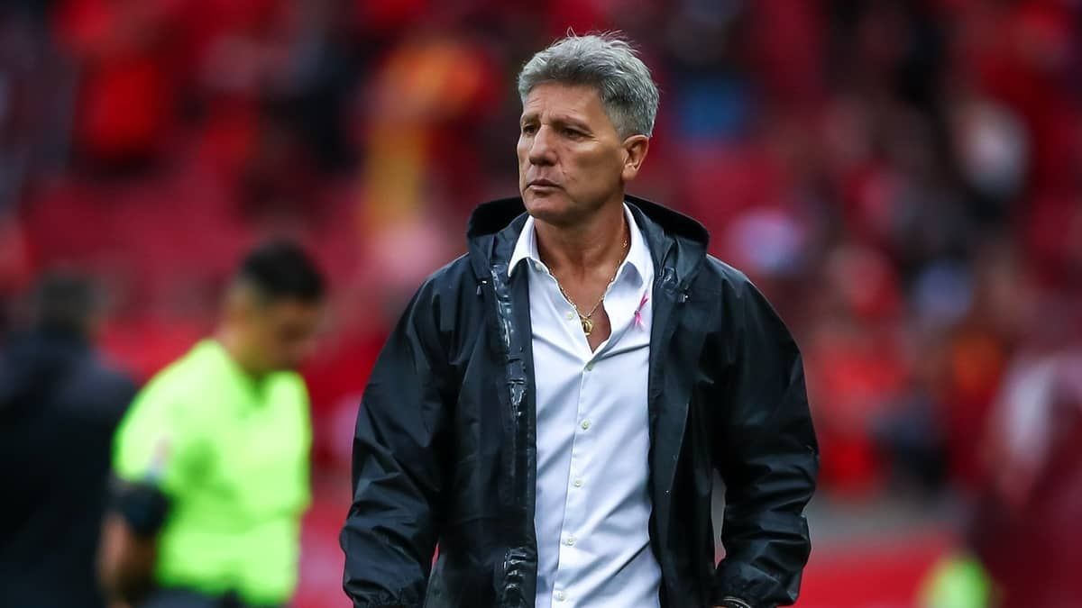 Conselheiro do Grêmio dispara contra ausência de Renato: 'Ato antiprofissional'