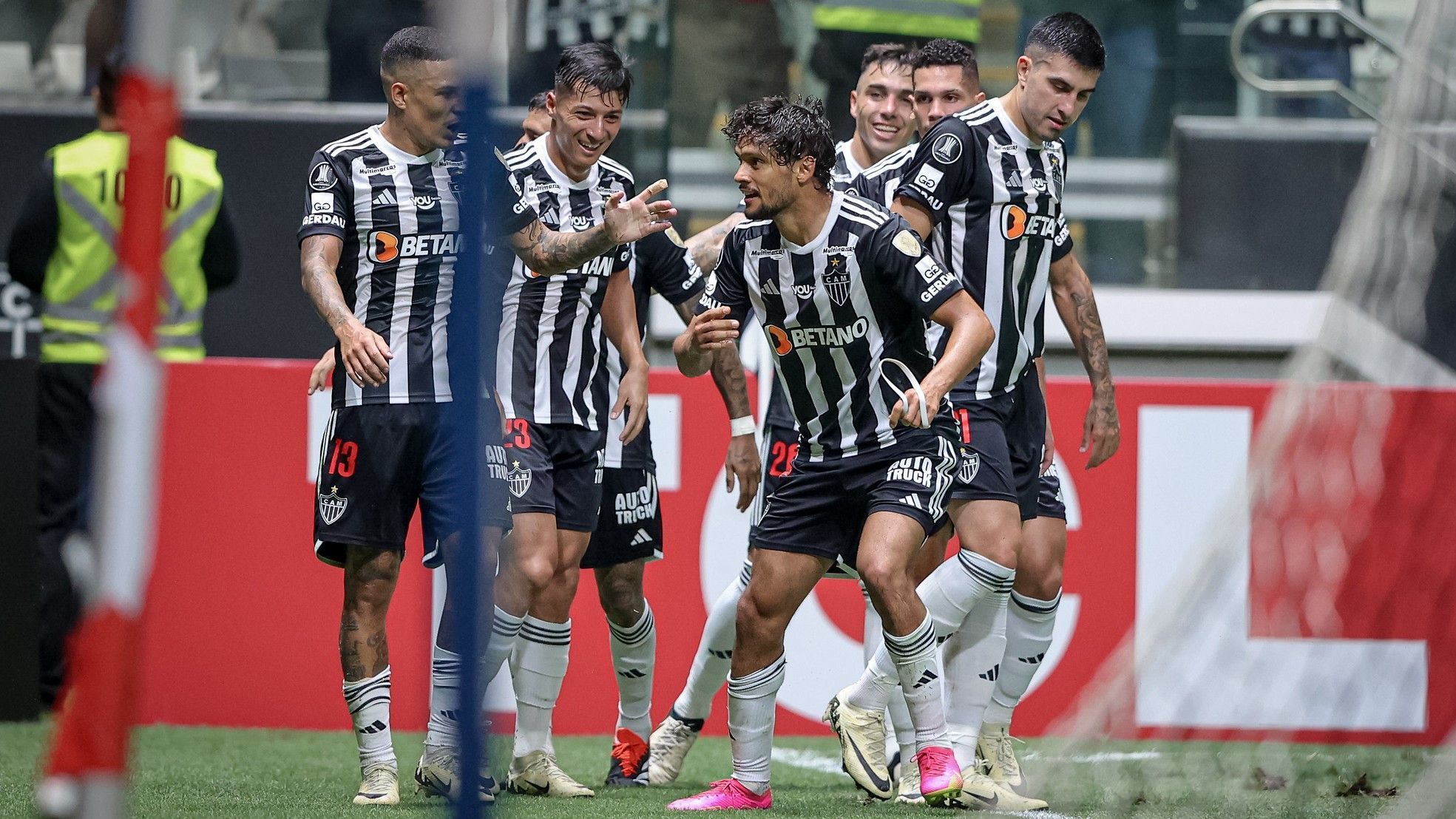 Atlético x Rosario: ouça aos gols na voz de Mário Henrique ‘Caixa’, da Itatiaia