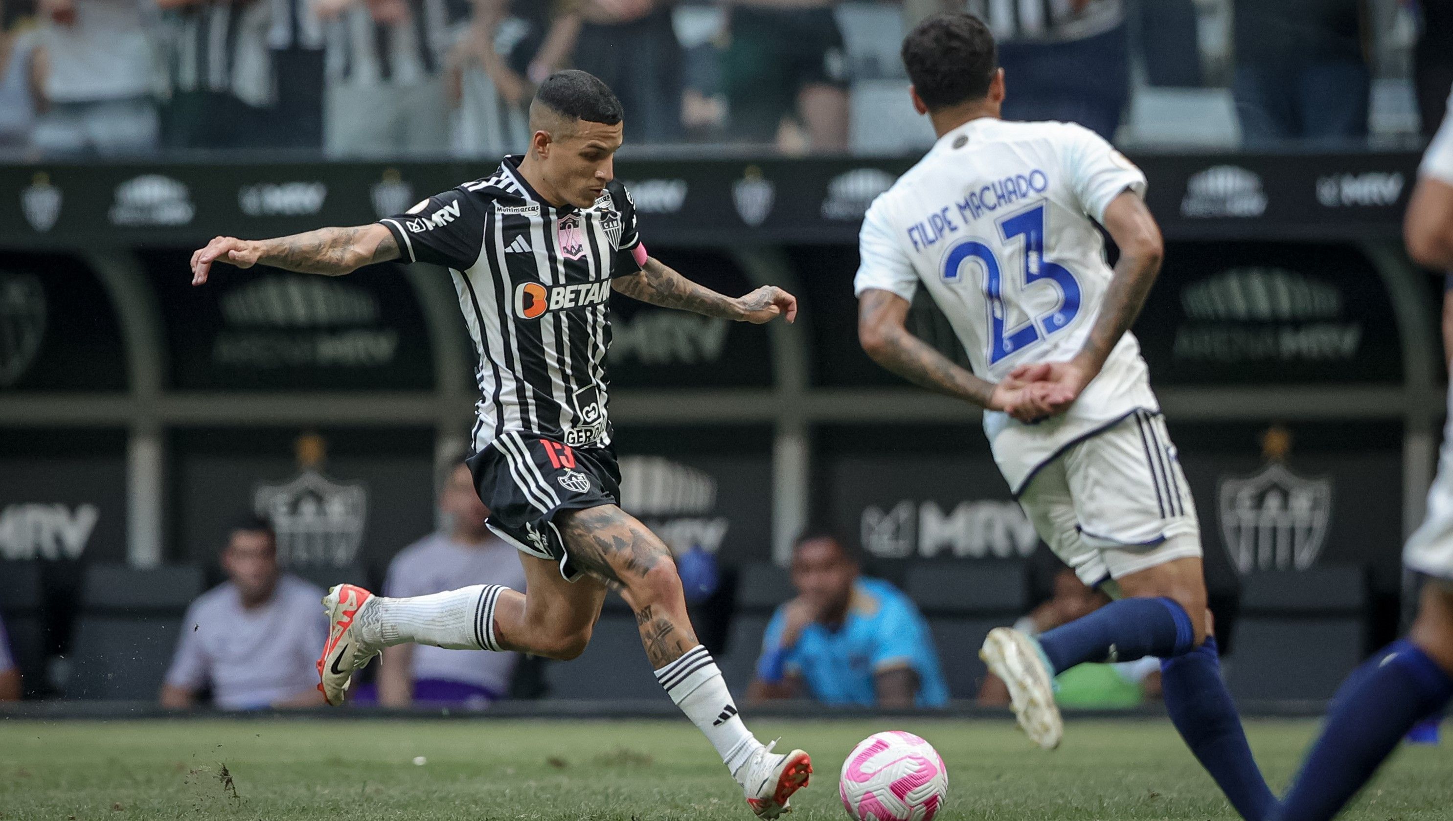 Ídolo do Corinthians pede jogadores de Cruzeiro e Atlético na Seleção Brasileira