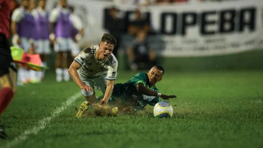 Um clube de futebol é feito de grandes jogos, craques, conquistas, derrotas amargas e torcida fiel. Tudo isto pode resumir a história de 106 anos do Galo...