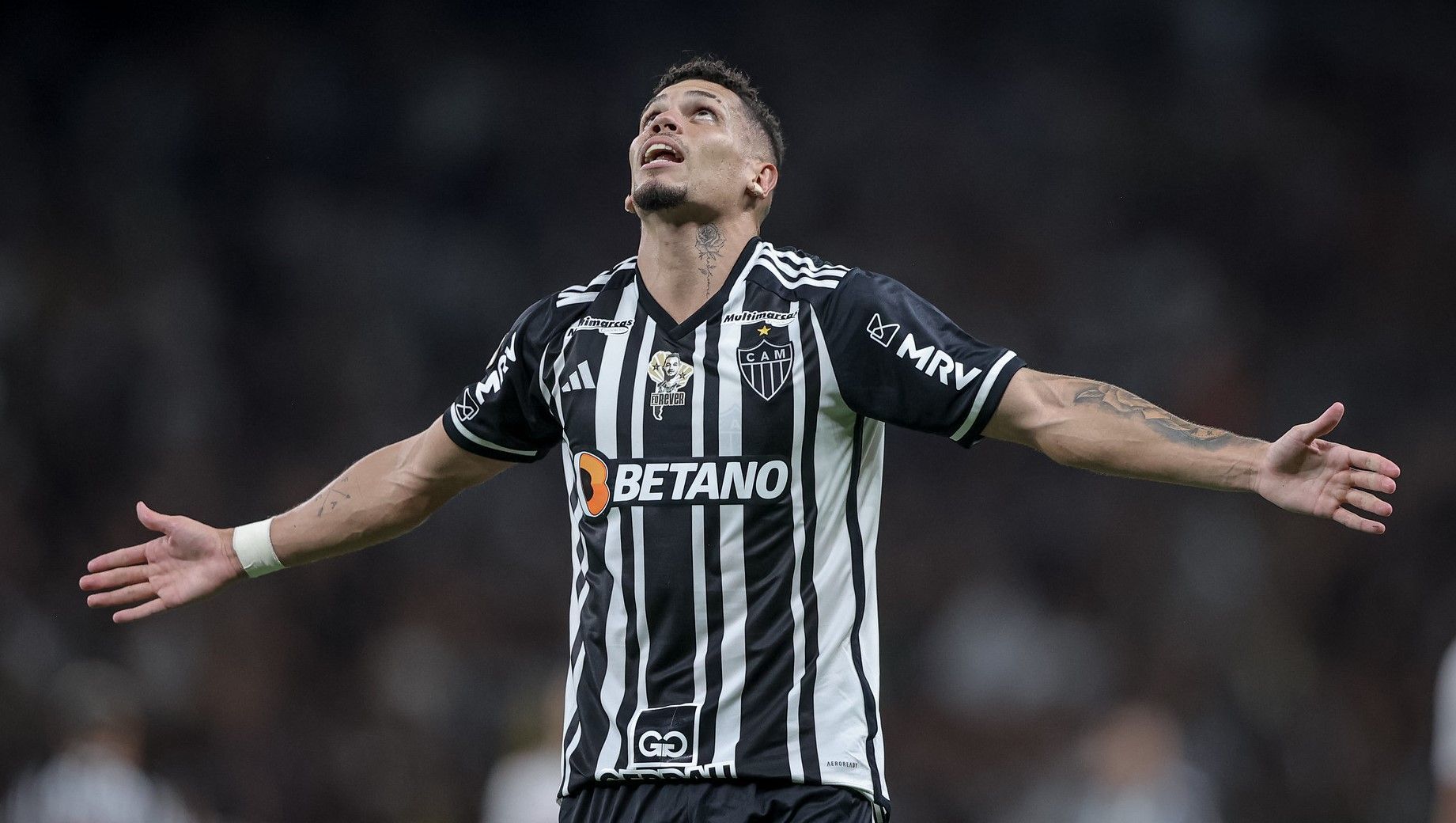 Paulinho, do Atlético, evita falar de retorno à Europa: 'Não controlamos o futuro'