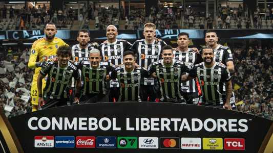 Um clube de futebol é feito de grandes jogos, craques, conquistas, derrotas amargas e torcida fiel. Tudo isto pode resumir a história de 106 anos do Galo...