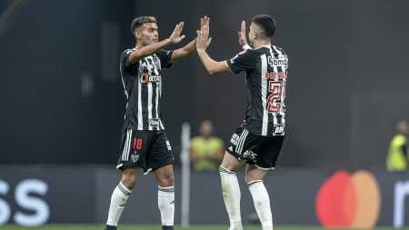 Um clube de futebol é feito de grandes jogos, craques, conquistas, derrotas amargas e torcida fiel. Tudo isto pode resumir a história de 106 anos do Galo...