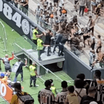 Atlético x Cruzeiro: PM prende torcedores que tentaram invadir gramado da Arena MRV