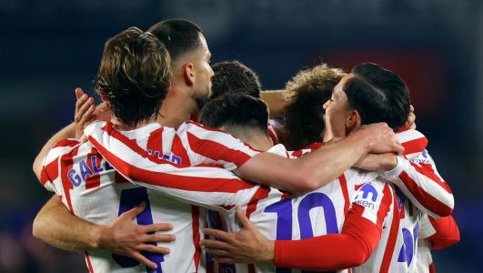 Jogadores do Atlético de Madrid comemoram vitória por 1 a 0 sobre o Getafe em 2025/2026