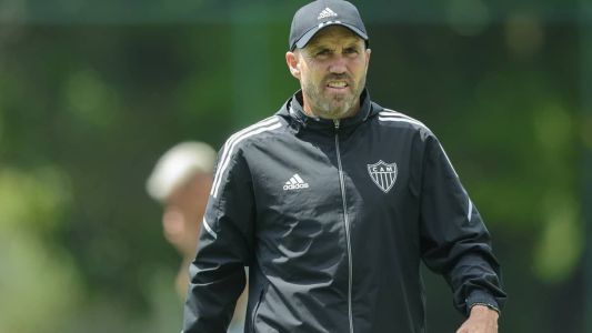 Atlético de Coudet estreia contra o Vasco no Mineirão