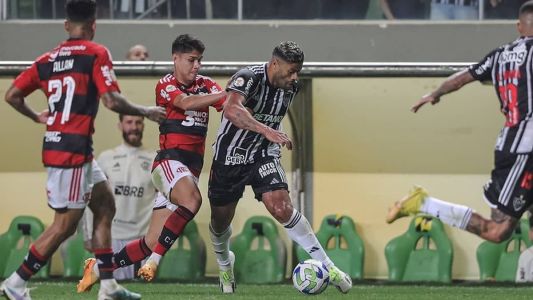 Atlético, de Hulk, perdeu de virada para o Flamengo, no Independência