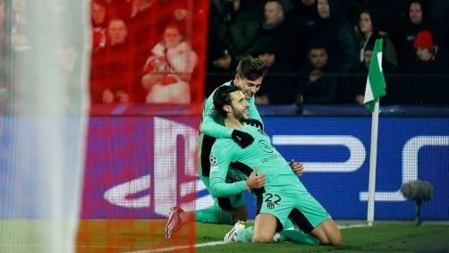 Atlético de Madrid vence e vai às oitavas da Champions