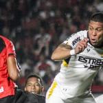 Atlético-GO vence Criciúma em confronto direto e cola no G4 da Série B