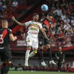 No apagar das luzes, Atlético-GO busca empate contra o Sampaio Corrêa pela Série B do Brasileiro