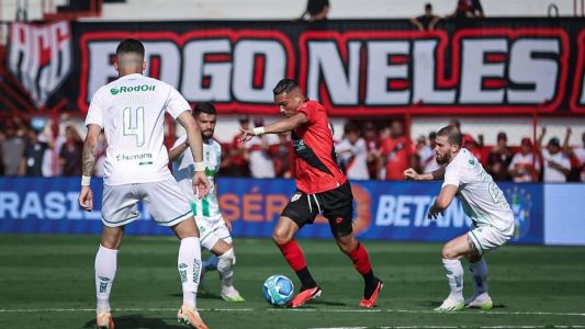 Atlético-GO e Juventude se enfrentaram neste domingo (10) pela Série B