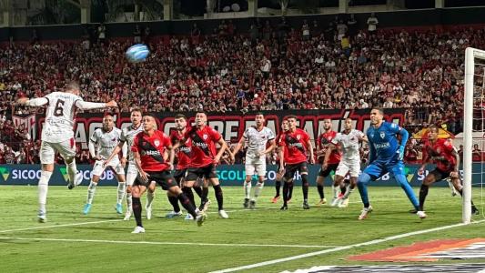 Atlético-GO segurou pressão e venceu por 1 a 0 em casa