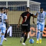 Londrina perde para Atlético-GO e afunda na zona de rebaixamento da Série B 
