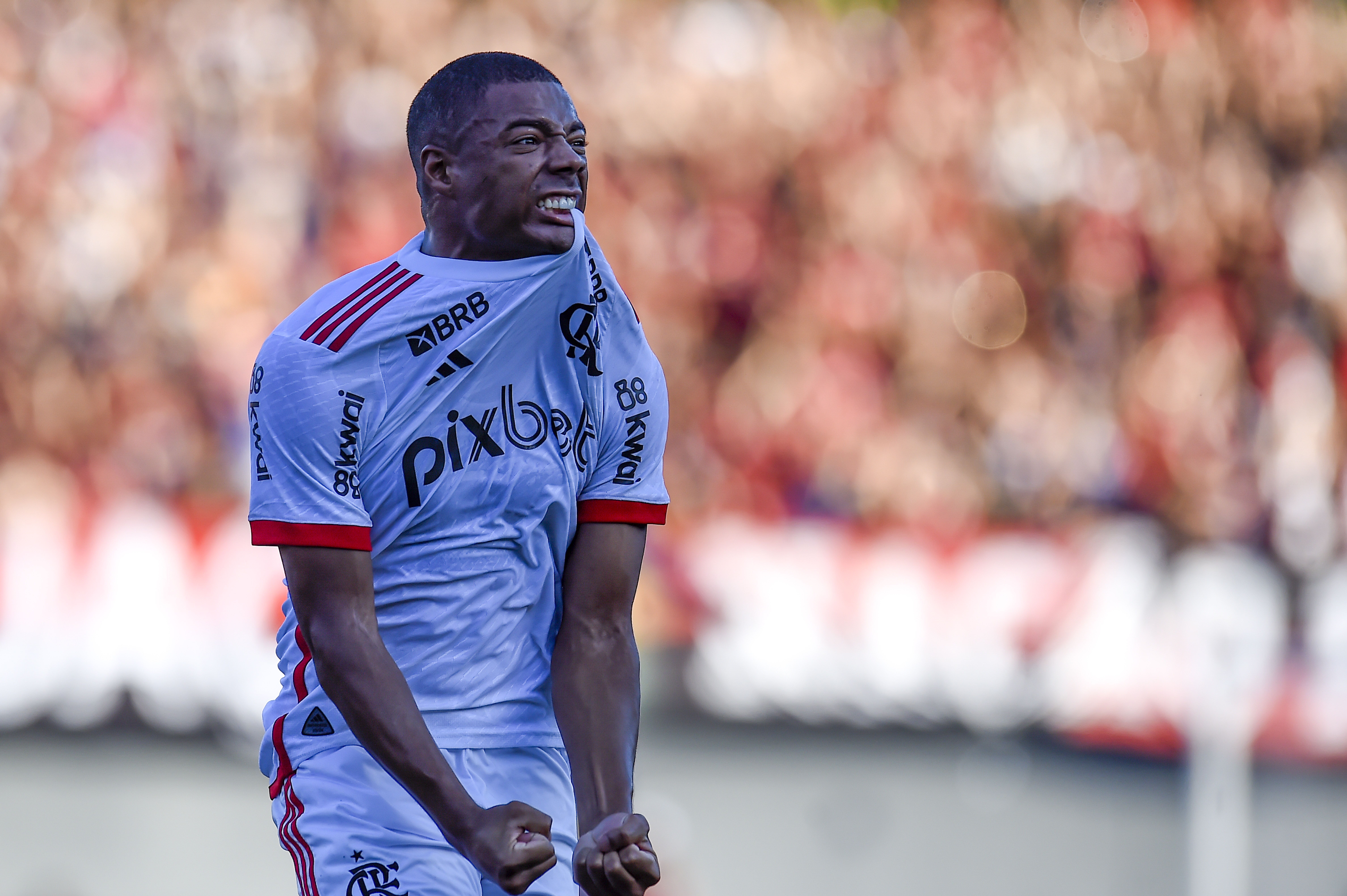 Após primeiro gol pelo Flamengo, De La Cruz cita ex-Atlético como inspiração