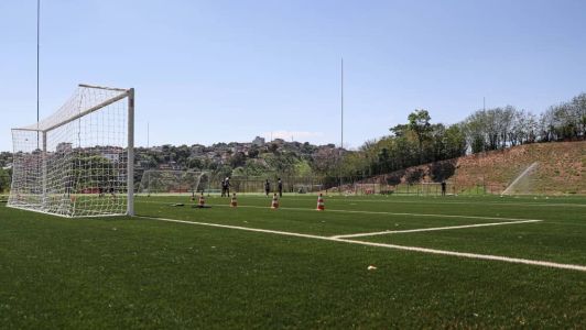 Atlético inaugurou campo de grama sintética na Cidade do Galo