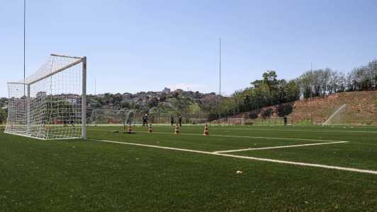 Atlético inaugurou campo de grama sintética na Cidade do Galo