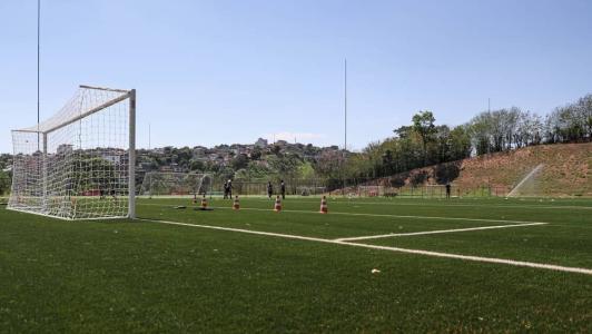 Atlético inaugurou campo de grama sintética na Cidade do Galo