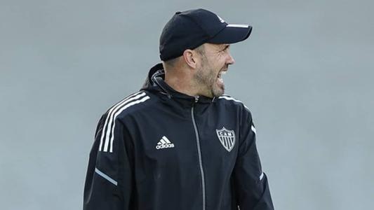 Atlético mantém Eduardo Coudet no comando da equipe