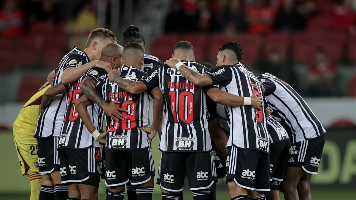 Atlético ganha posição sem entrar em campo e se aproxima do G6