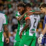 Com fim de jogo maluco, Atlético Nacional vence Racing e abre boa vantagem na Libertadores