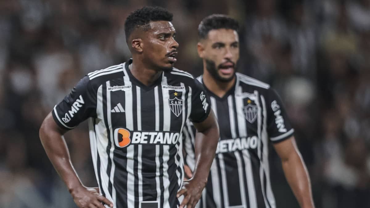 Coudet ignora rodízio na zaga, e Atlético para de sofrer gols